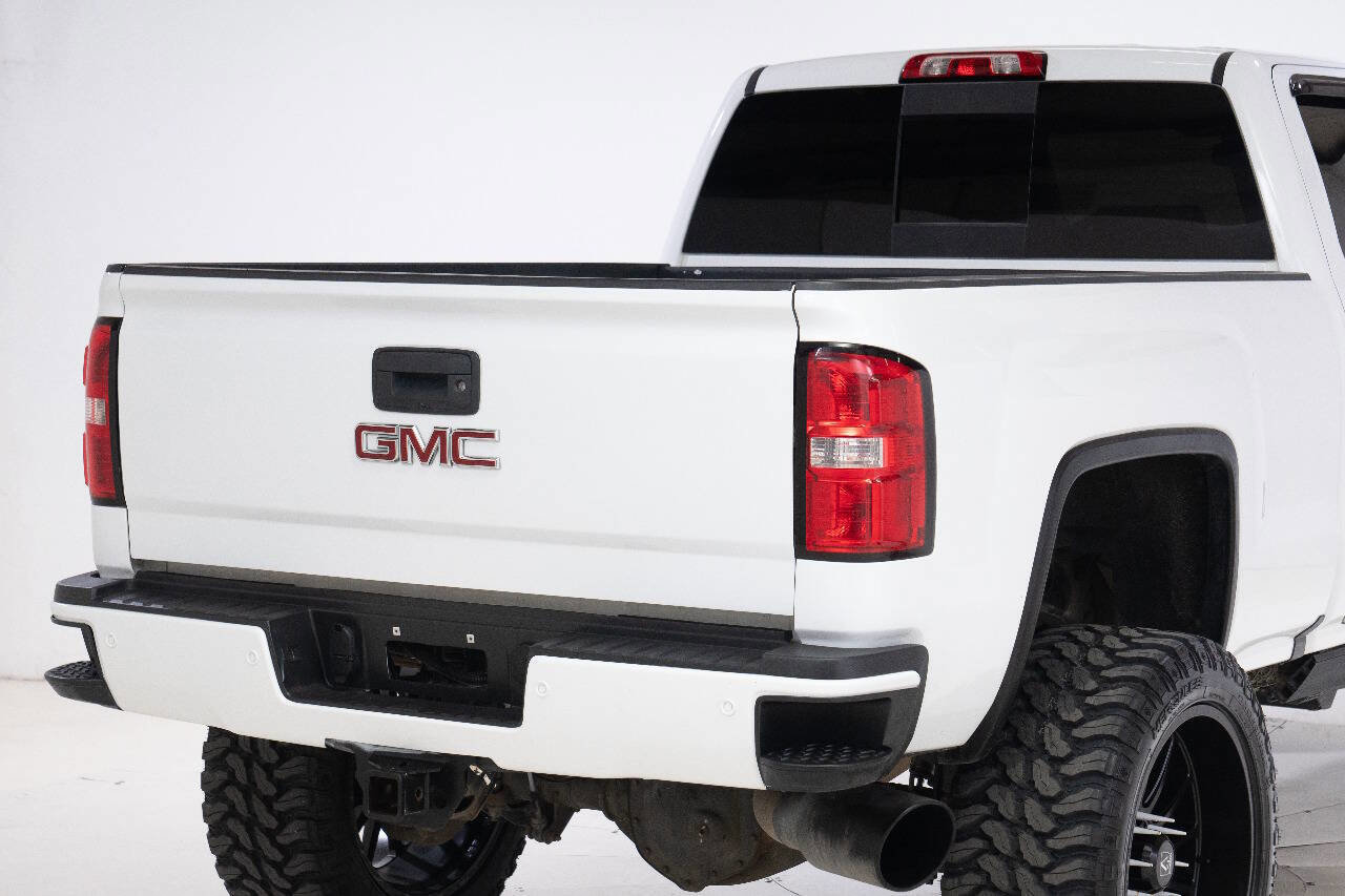 Used 2016 GMC Sierra 2500 Denali w/ Duramax Plus Package AWD/4WD image 14