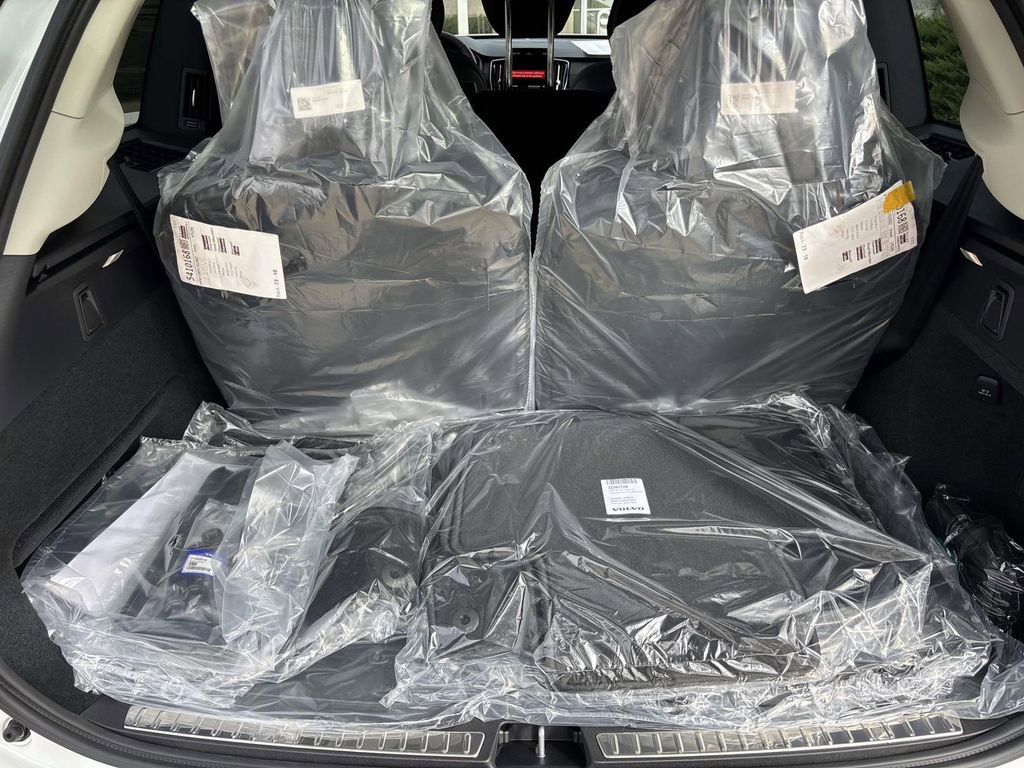 New 2026 Volvo XC90 B6 Plus w/ Protection Package Premier image 9