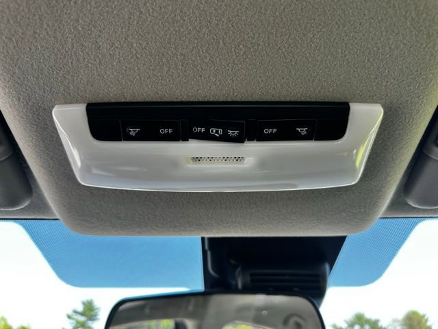 New 2025 Nissan Versa SV w/ Trunk Package image 32