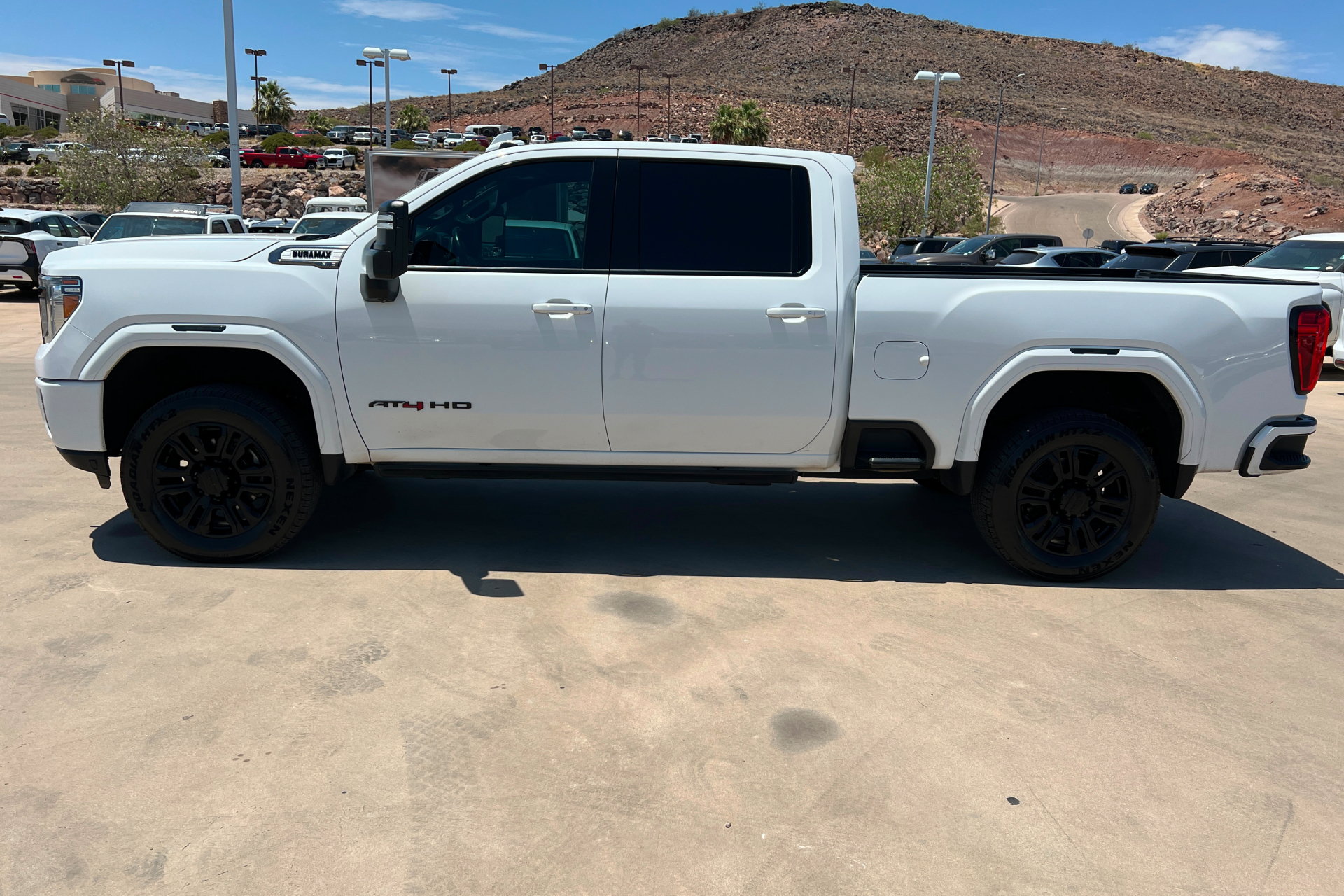 Used 2020 GMC Sierra 3500 AT4 w/ AT4 Premium Package AWD/4WD image 2