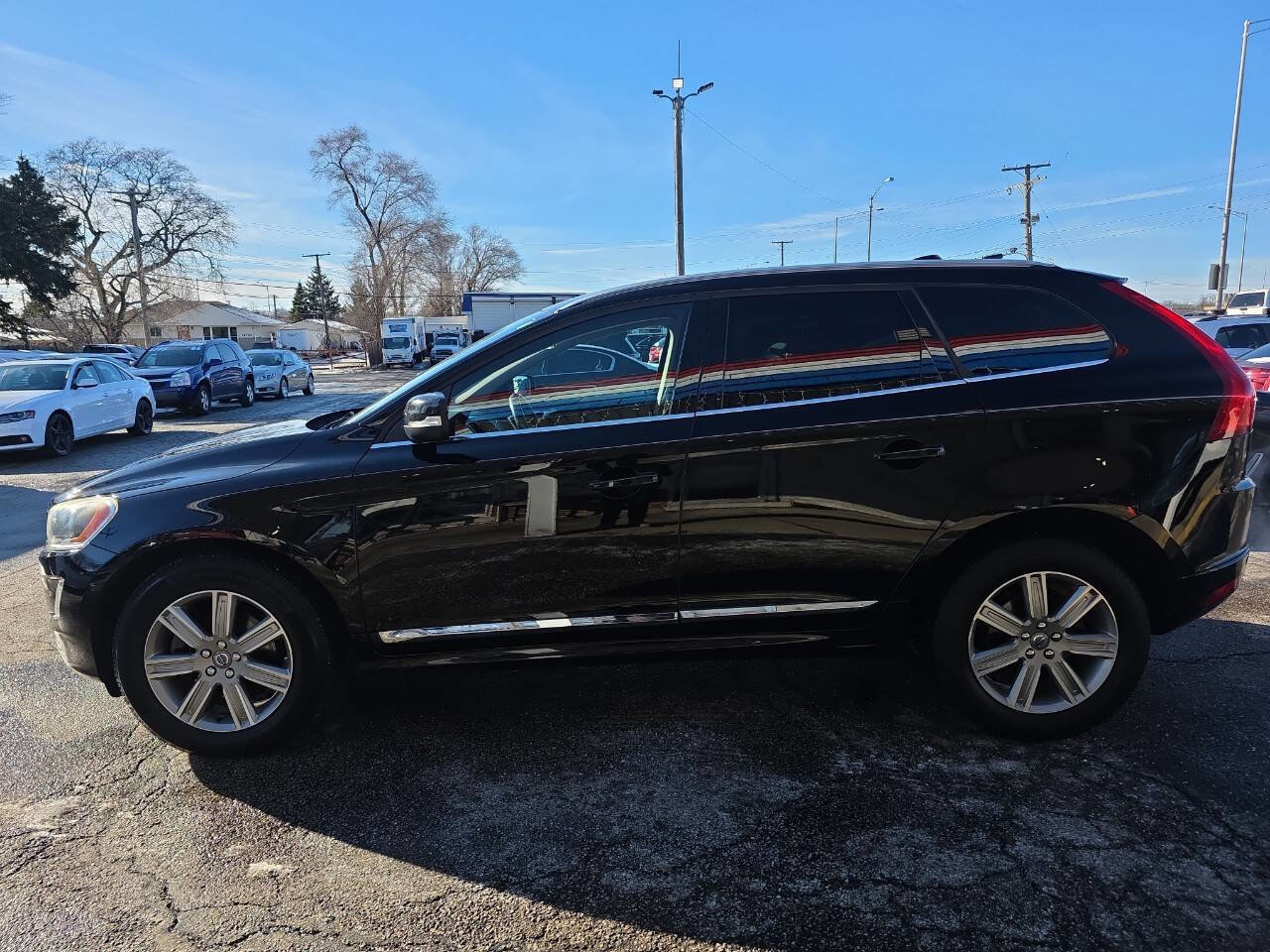 Used 2016 Volvo XC60 T6 w/ Protection Package image 3