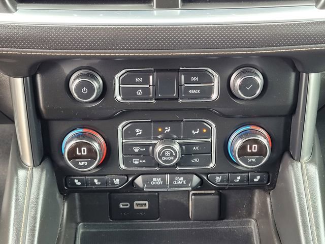 Used 2021 Chevrolet Suburban Premier w/ Premium Package RWD image 21