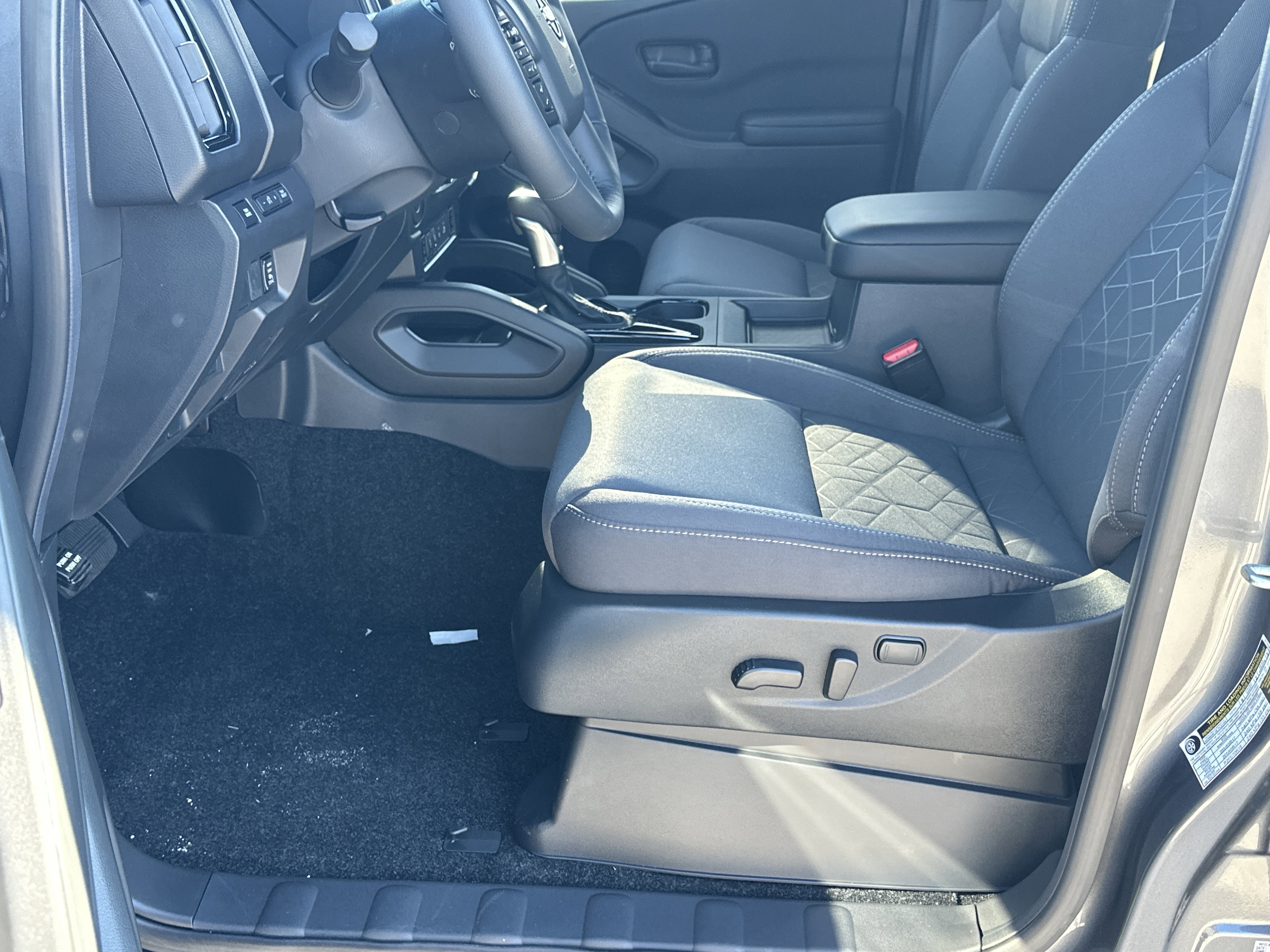 New 2026 Nissan Frontier SV w/ SV Convenience Package RWD image 9