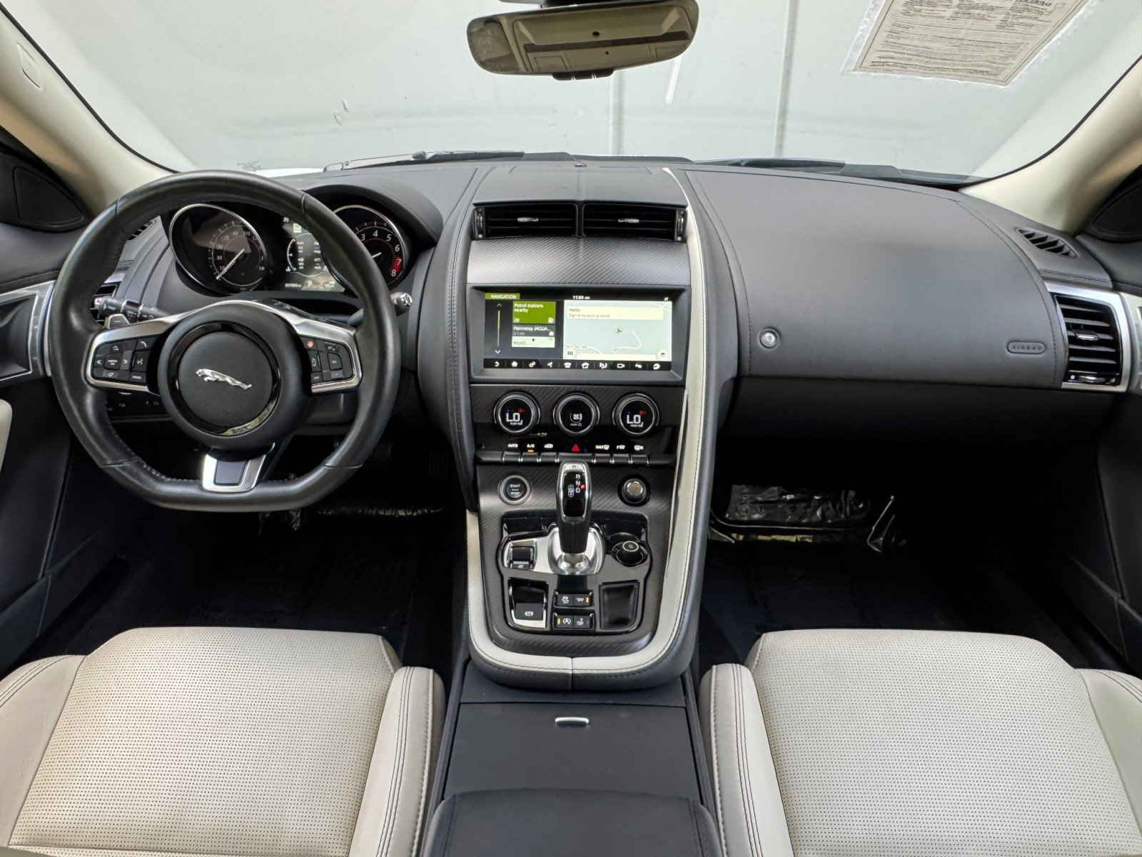 Used 2019 Jaguar F-TYPE R-Dynamic RWD image 13
