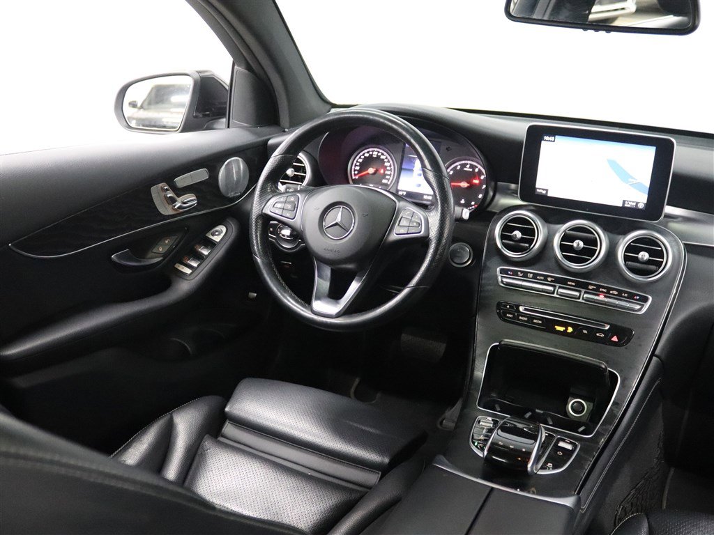 Used 2018 Mercedes-Benz GLC 300 4MATIC Coupe image 19
