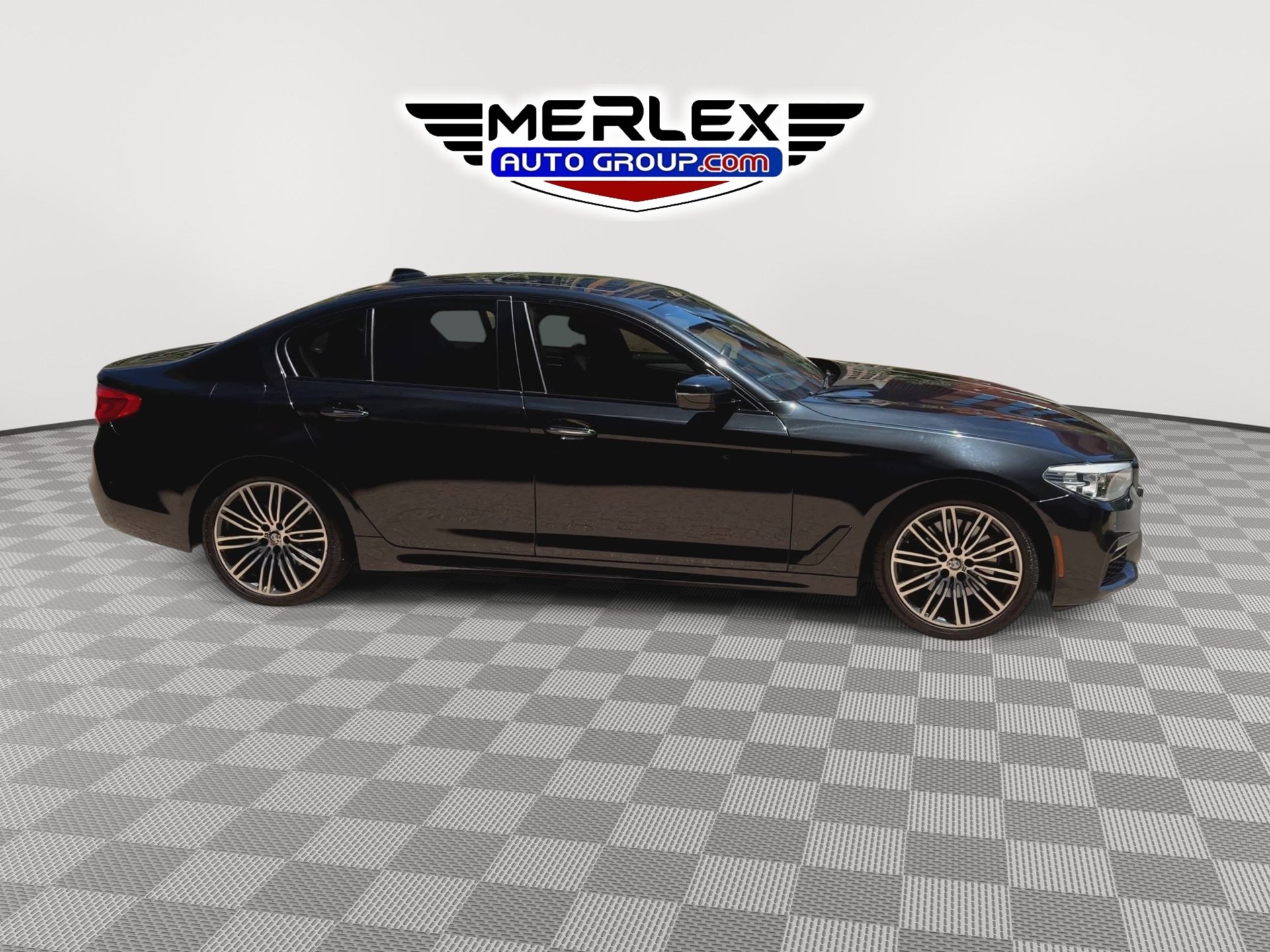 Used 2018 BMW 530i xDrive w/ M Sport Package AWD/4WD image 9