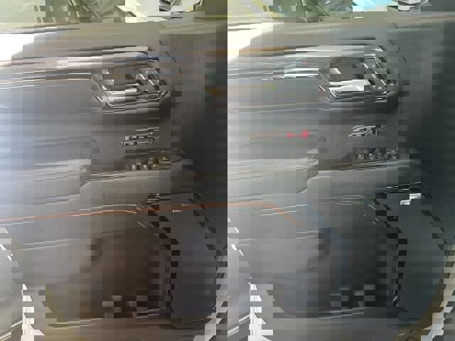 Used 2024 GMC Sierra 1500 AT4 w/ Technology Package image 9