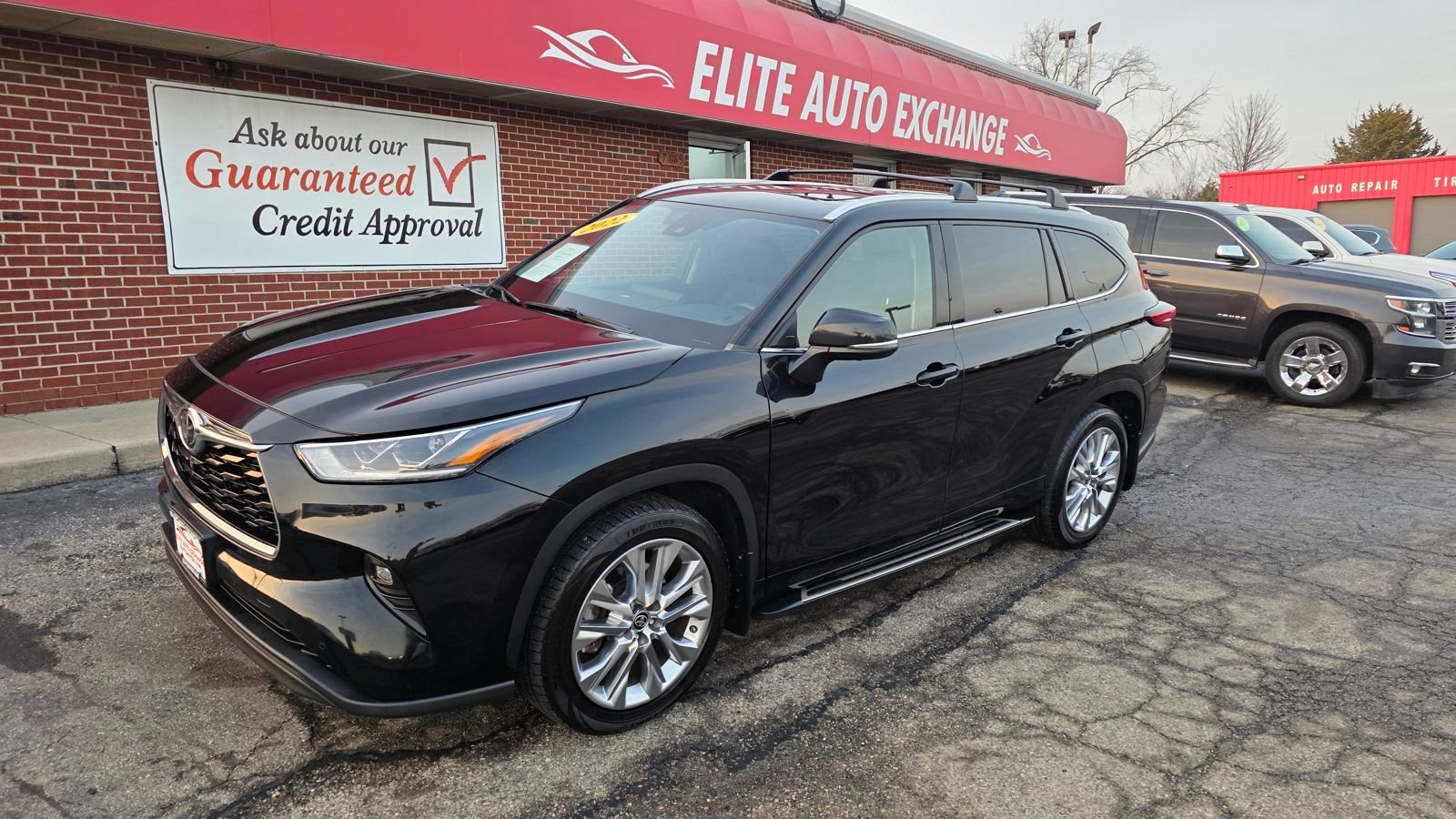 Used 2022 Toyota Highlander Limited image 3