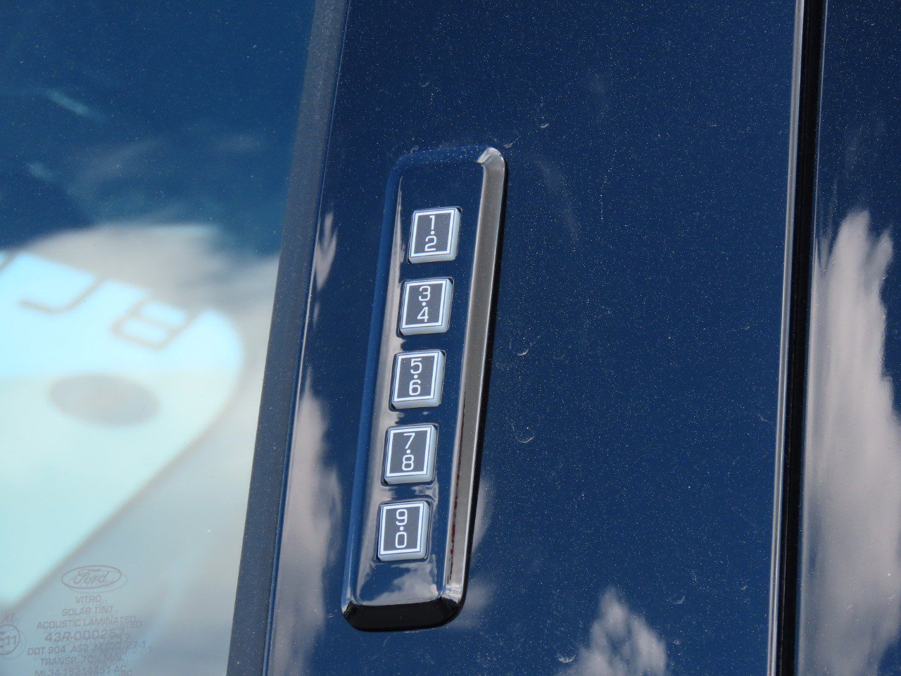 New 2026 Ford F250 Lariat w/ Black Appearance Package image 21