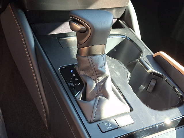 Certified 2025 Lexus ES 300h w/ Technology Package FWD image 16