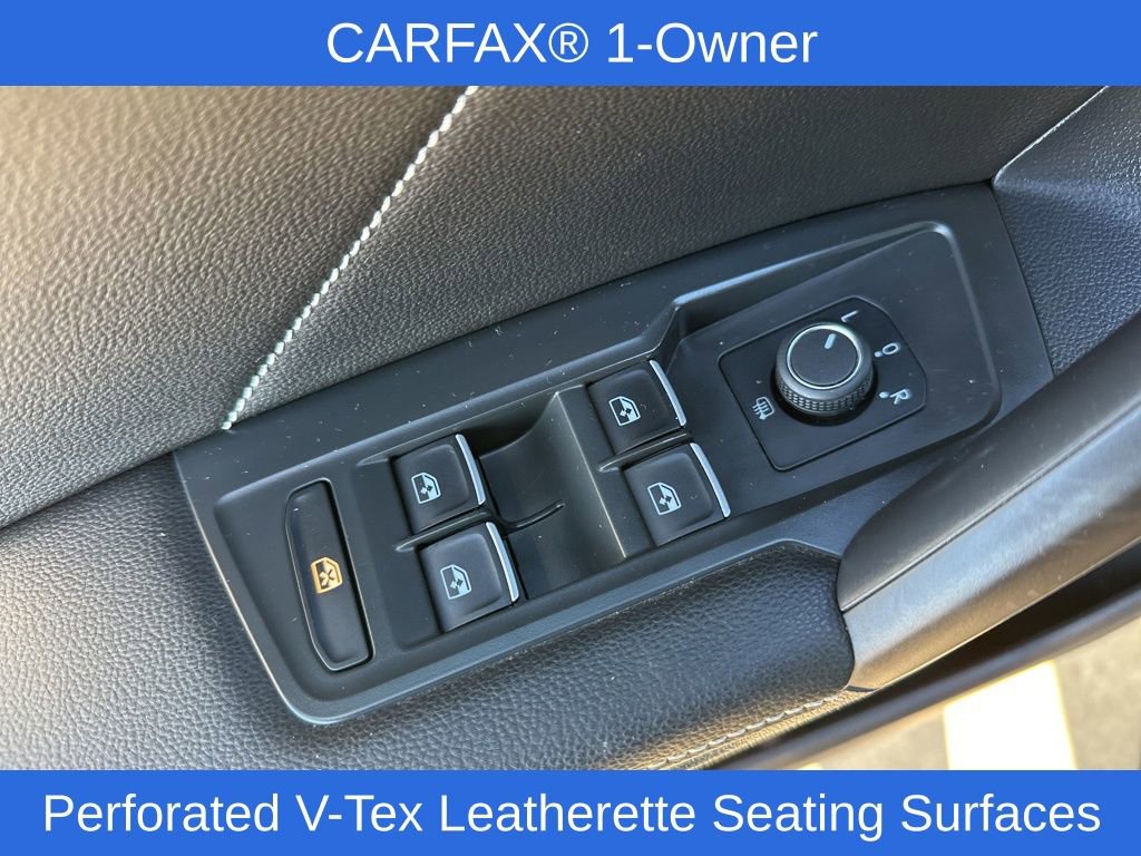 Used 2023 Volkswagen Tiguan SE w/ Panoramic Sunroof Package image 17