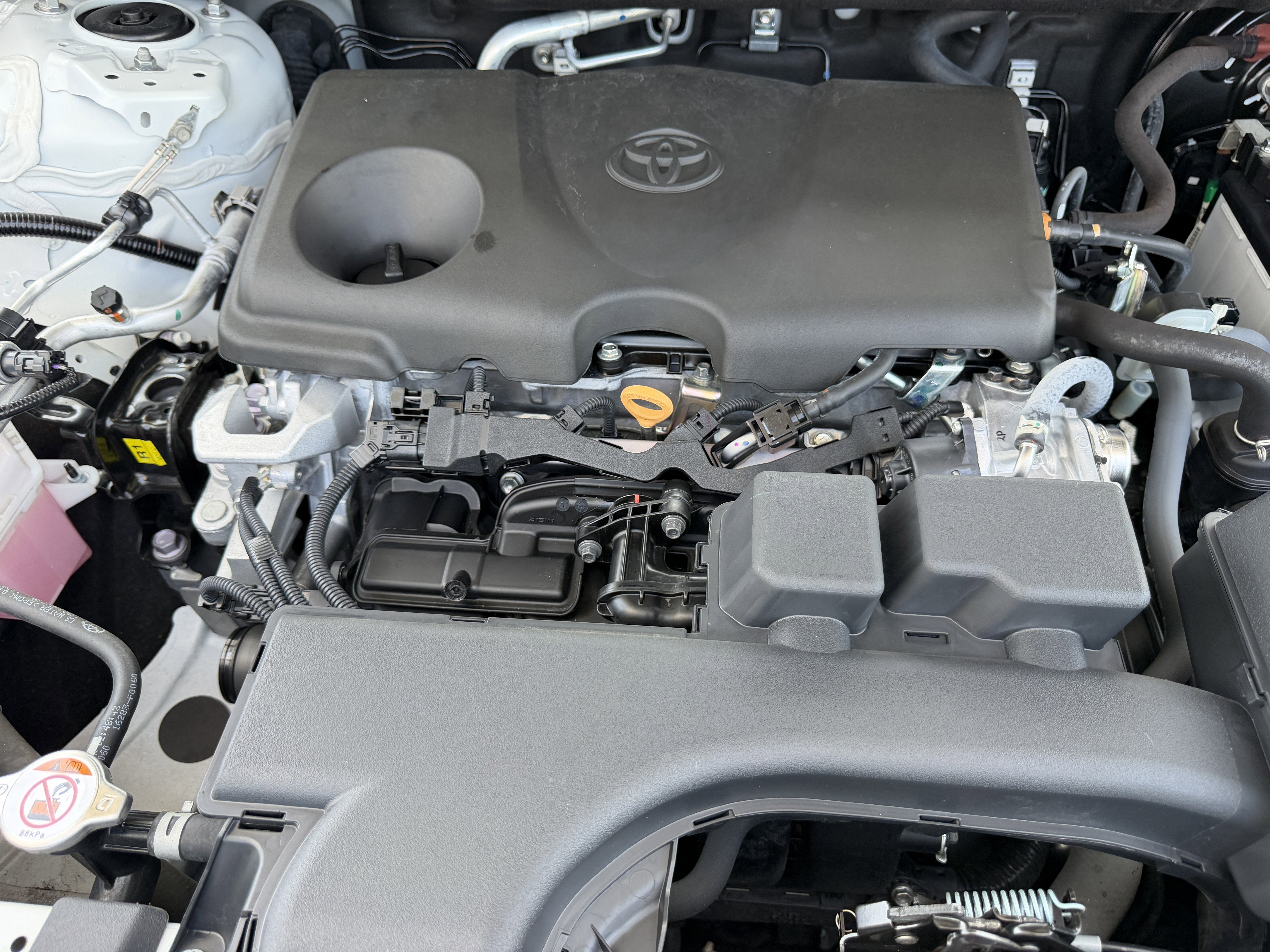 Used 2024 Toyota RAV4 XLE FWD image 28