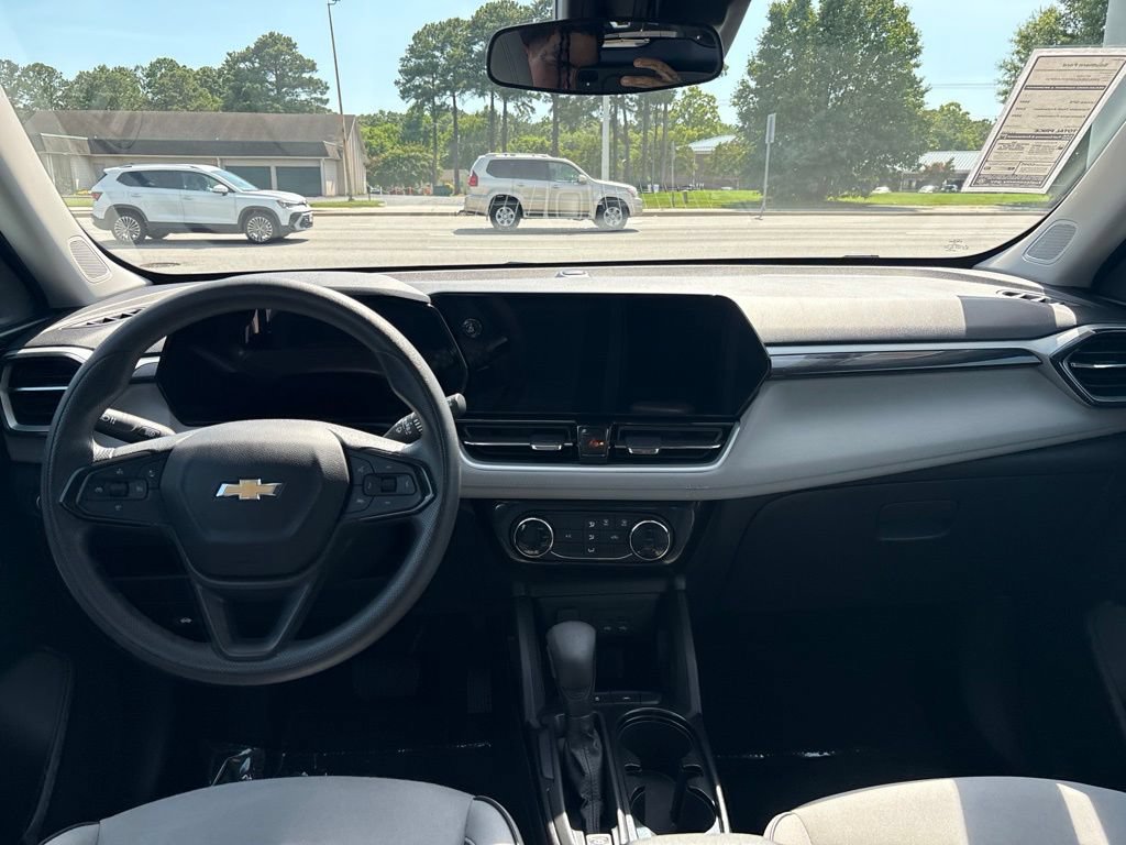 Used 2024 Chevrolet TrailBlazer LT FWD image 10