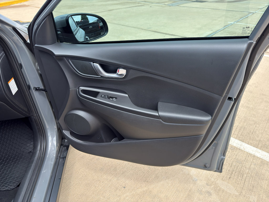 Used 2023 Hyundai Kona SEL FWD image 11