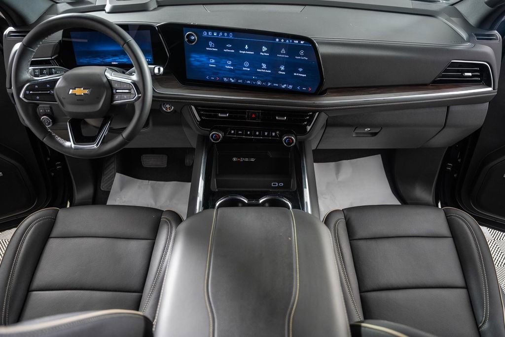 Used 2026 Chevrolet Suburban Premier image 24