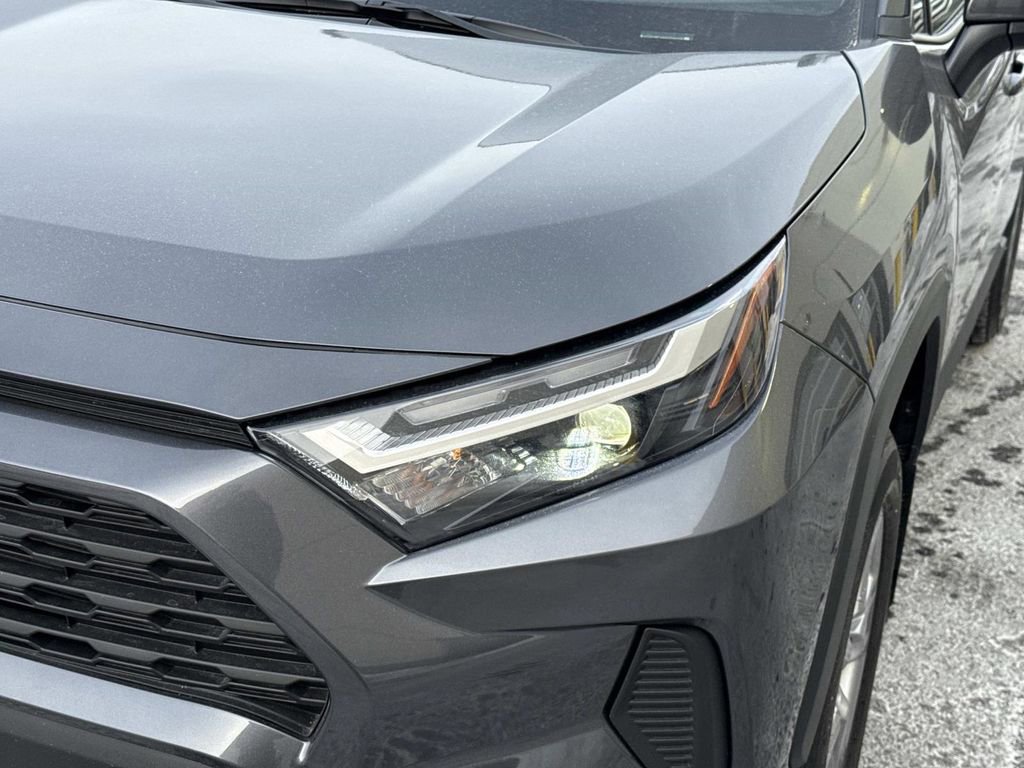 Used 2025 Toyota RAV4 XLE image 8