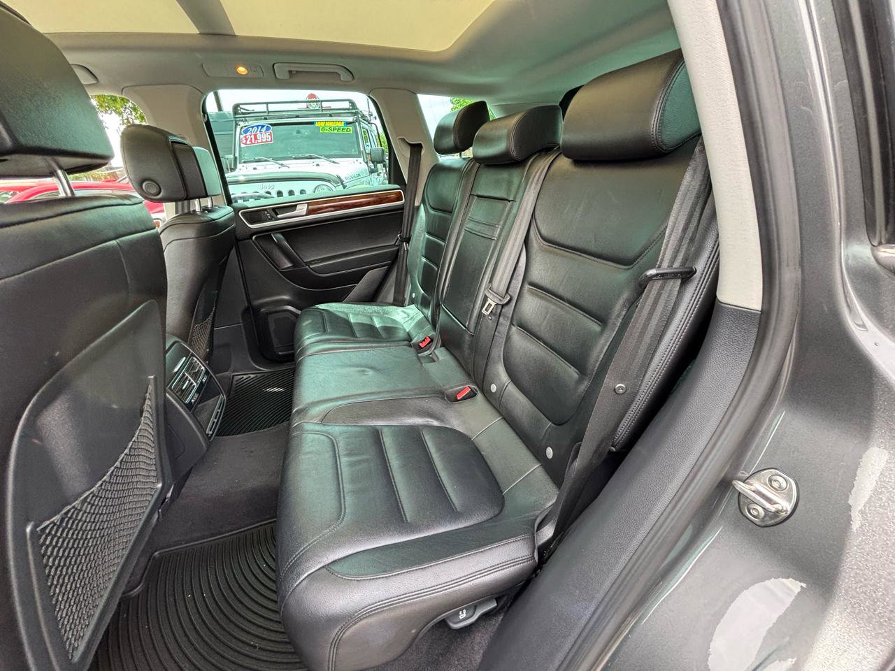 Used 2013 Volkswagen Touareg TDI AWD/4WD image 10