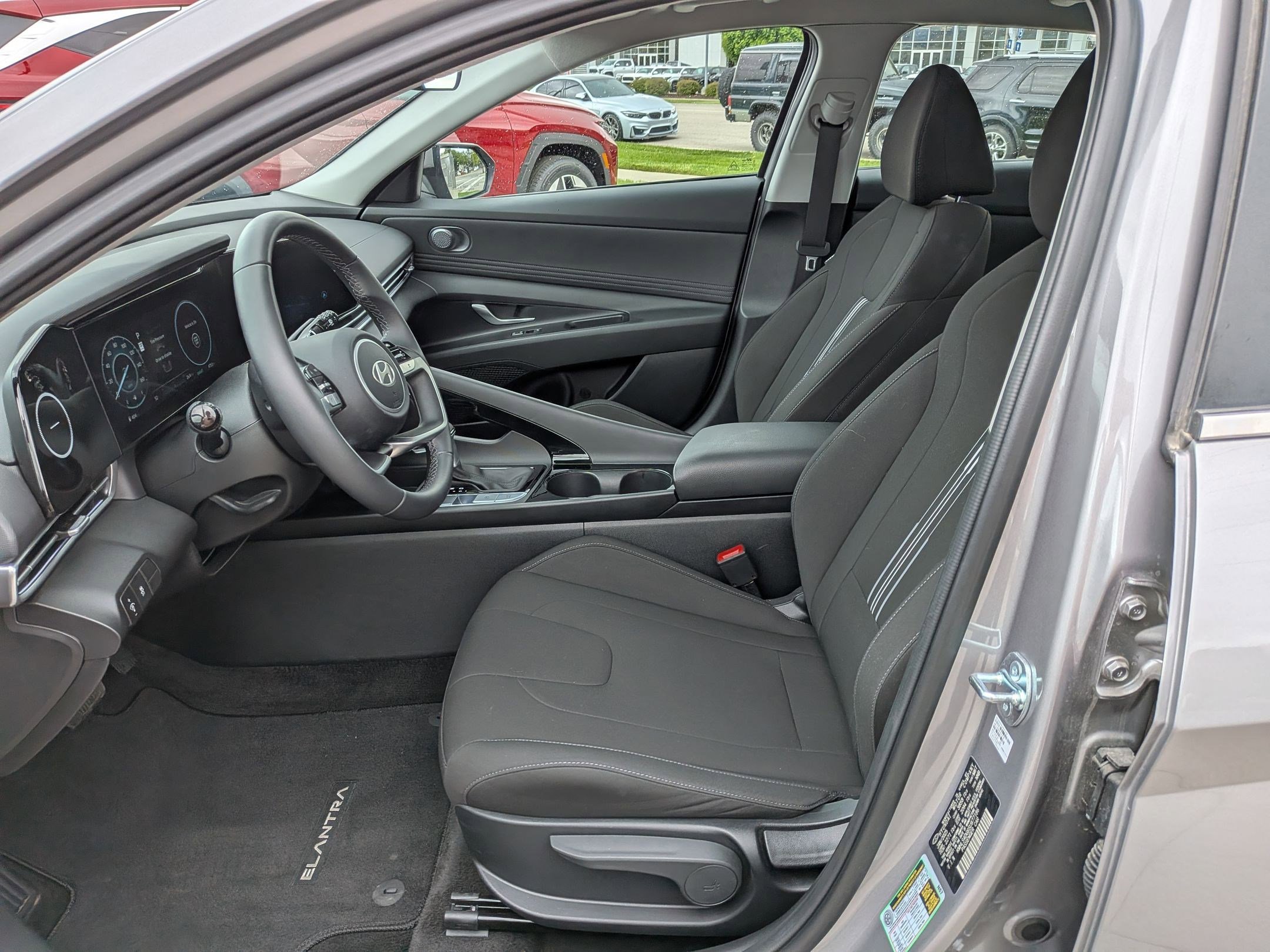 Used 2025 Hyundai Elantra SEL FWD image 25