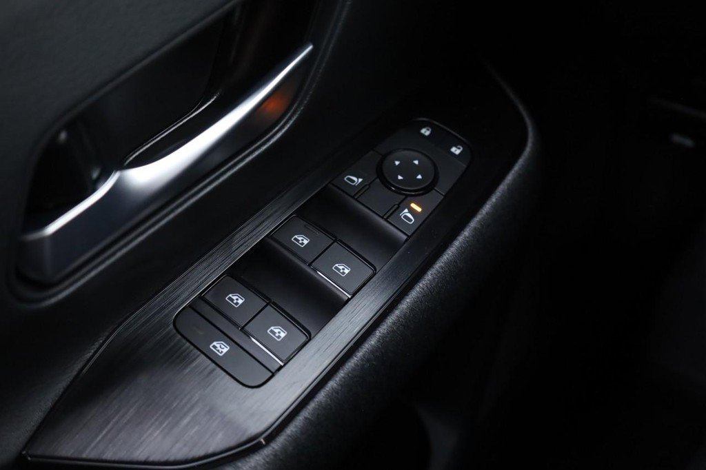 New 2026 Nissan Kicks SV w/ Cold Weather Package image 18