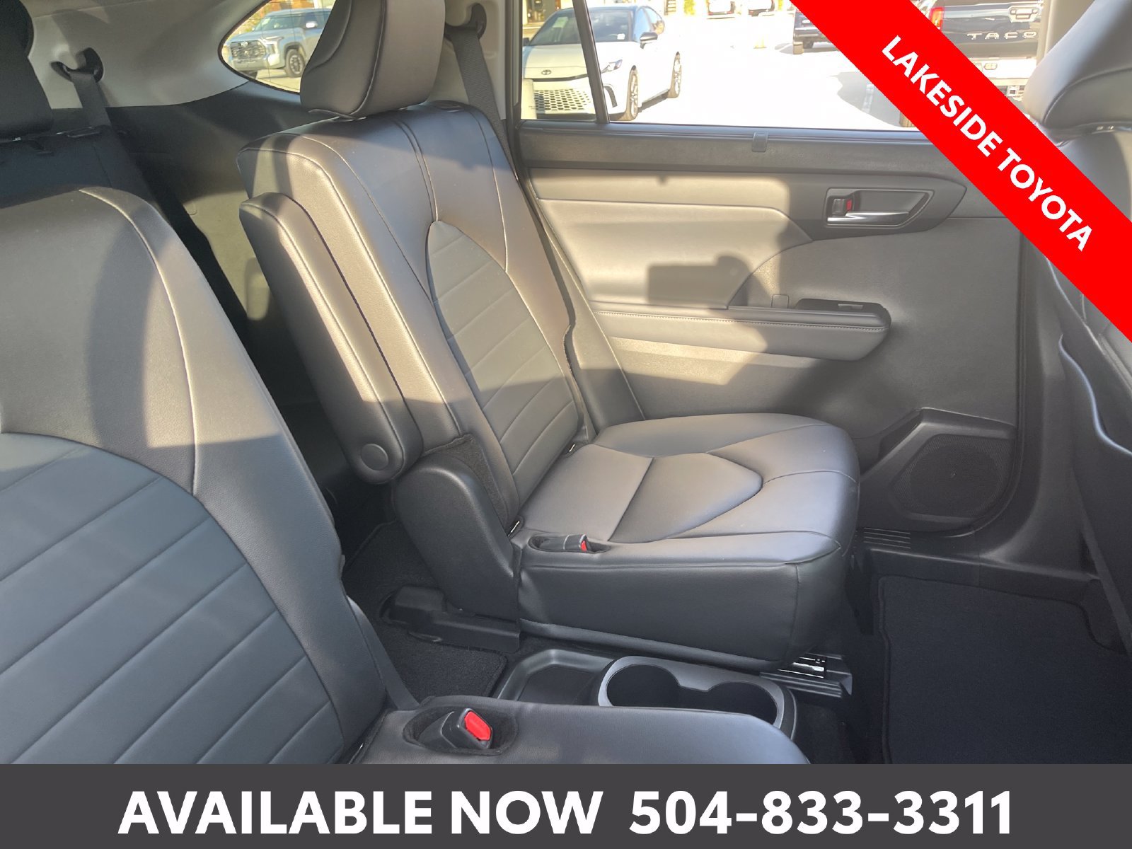 Used 2024 Toyota Highlander XLE FWD image 18
