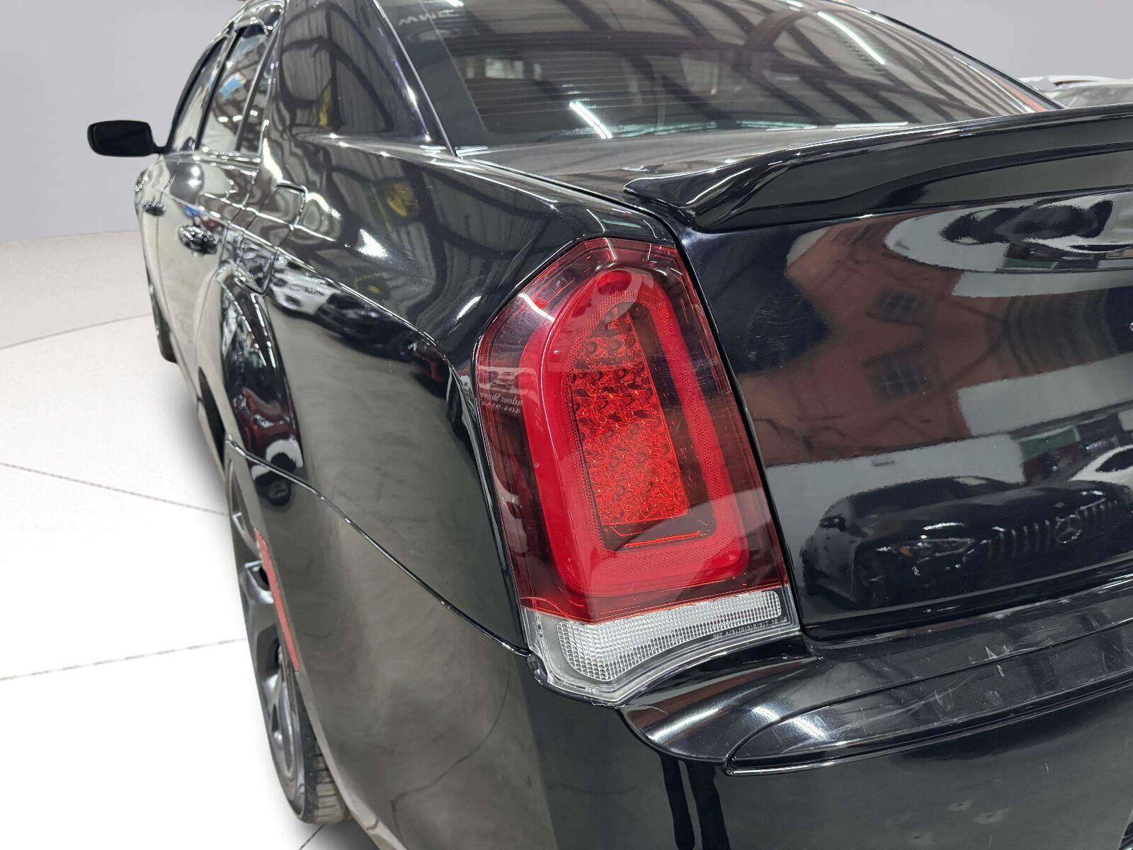 Used 2022 Chrysler 300 Touring w/ Sport Appearance Package RWD image 13