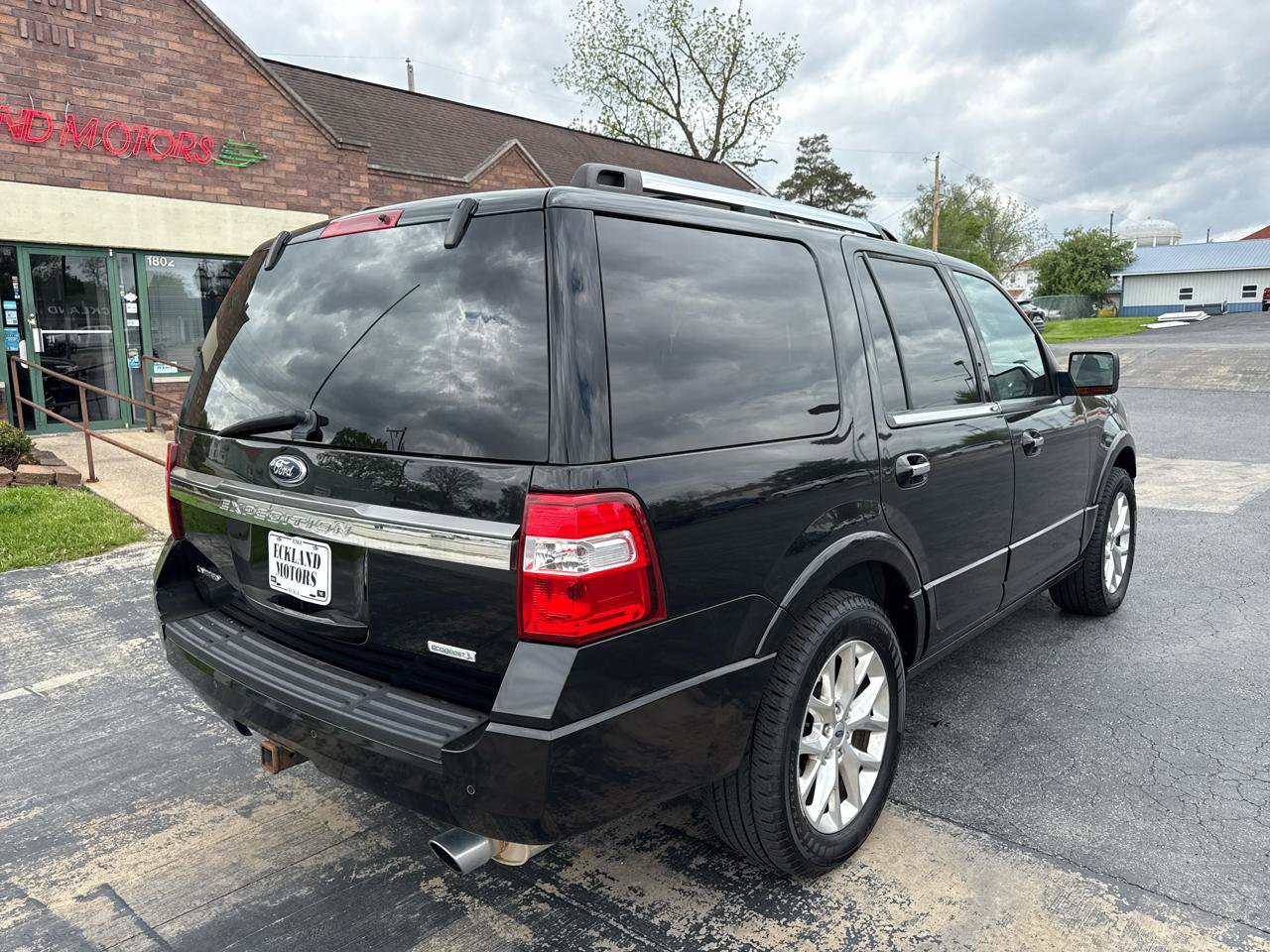 Used 2015 Ford Expedition Limited w/ Equipment Group 301A AWD/4WD image 8