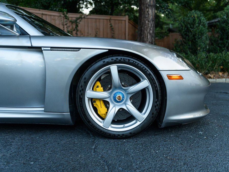 Used 2005 Porsche Carrera GT image 13