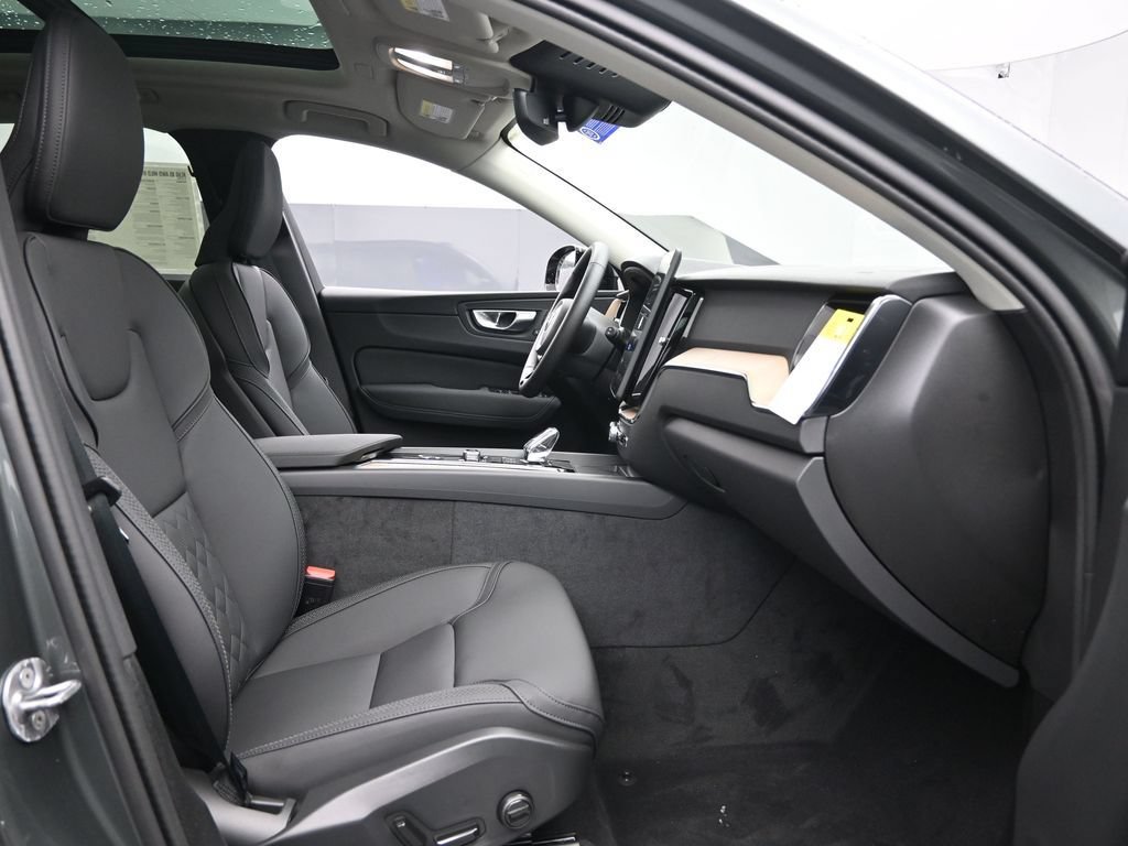 New 2026 Volvo XC60 B5 Core w/ Protection Package Premier AWD/4WD image 23