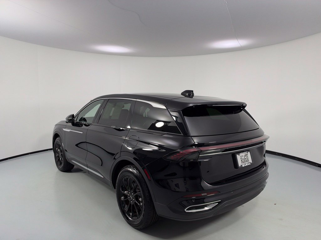 Used 2025 Lincoln Nautilus Premier AWD/4WD image 5