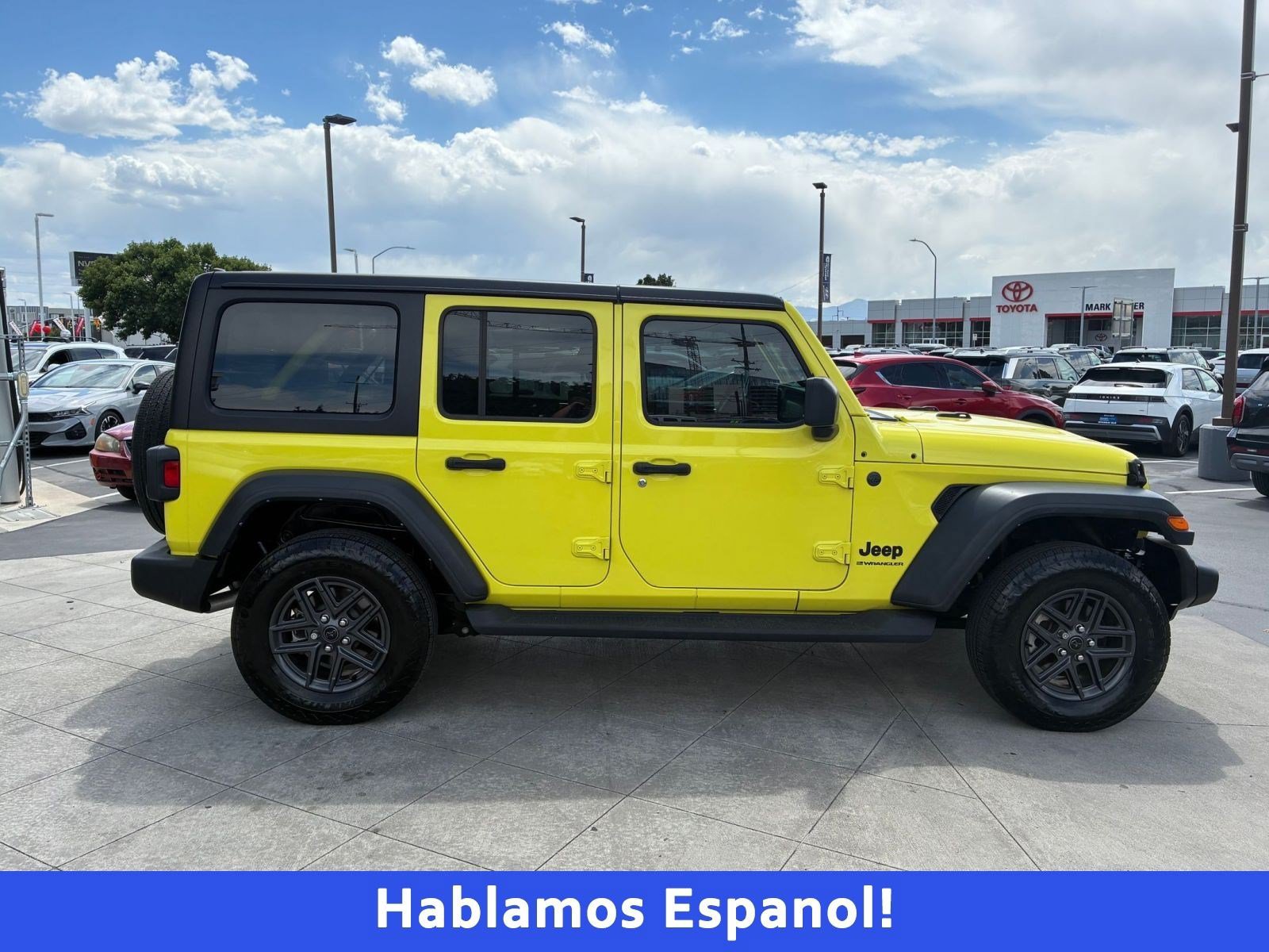 Used 2024 Jeep Wrangler Unlimited Sport AWD/4WD image 2