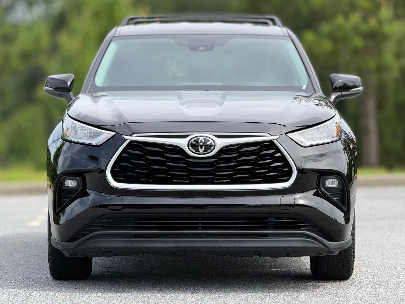 Used 2020 Toyota Highlander LE AWD/4WD image 3