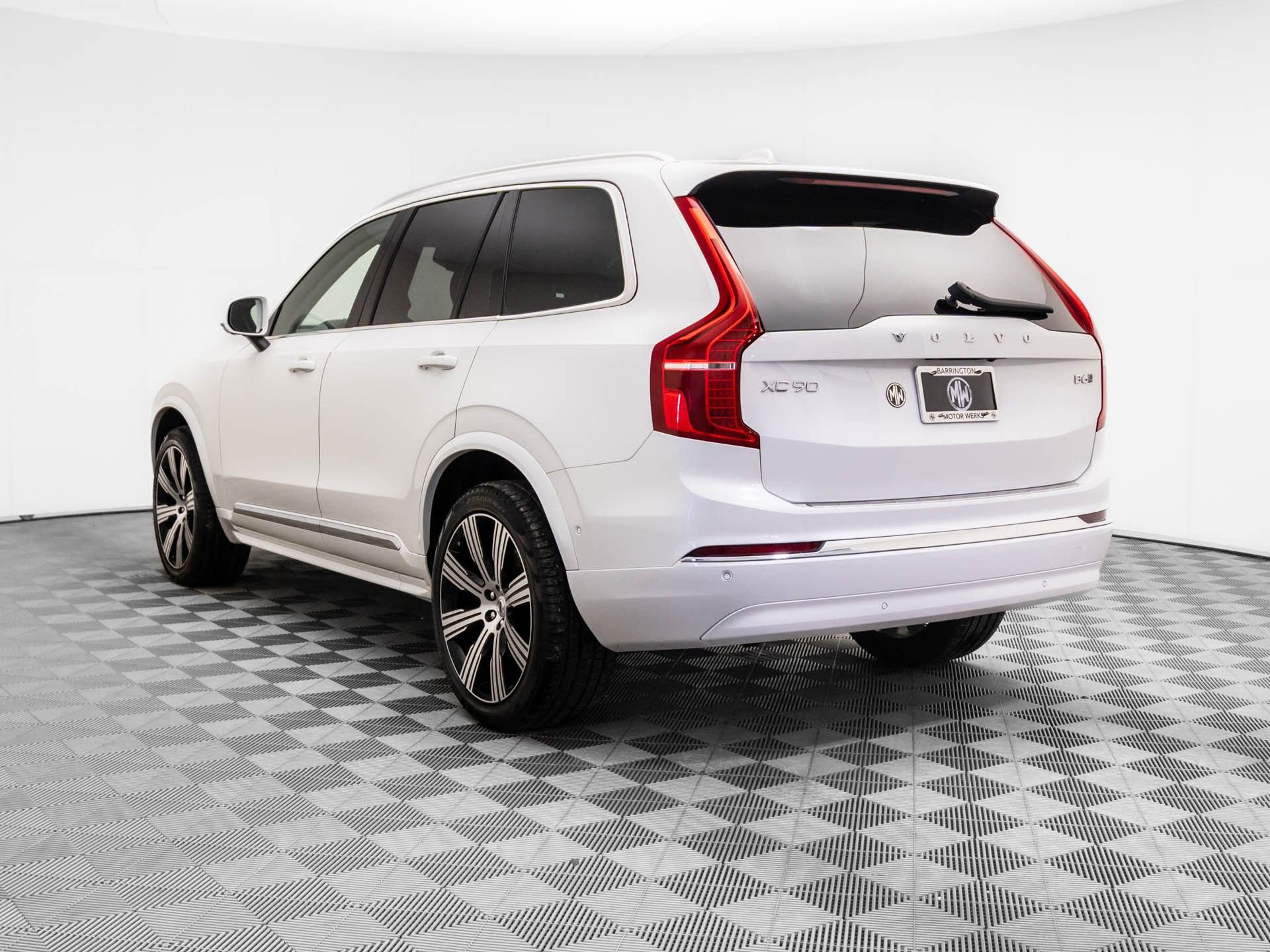 Used 2024 Volvo XC90 B6 Ultimate w/ Protection Package video 3