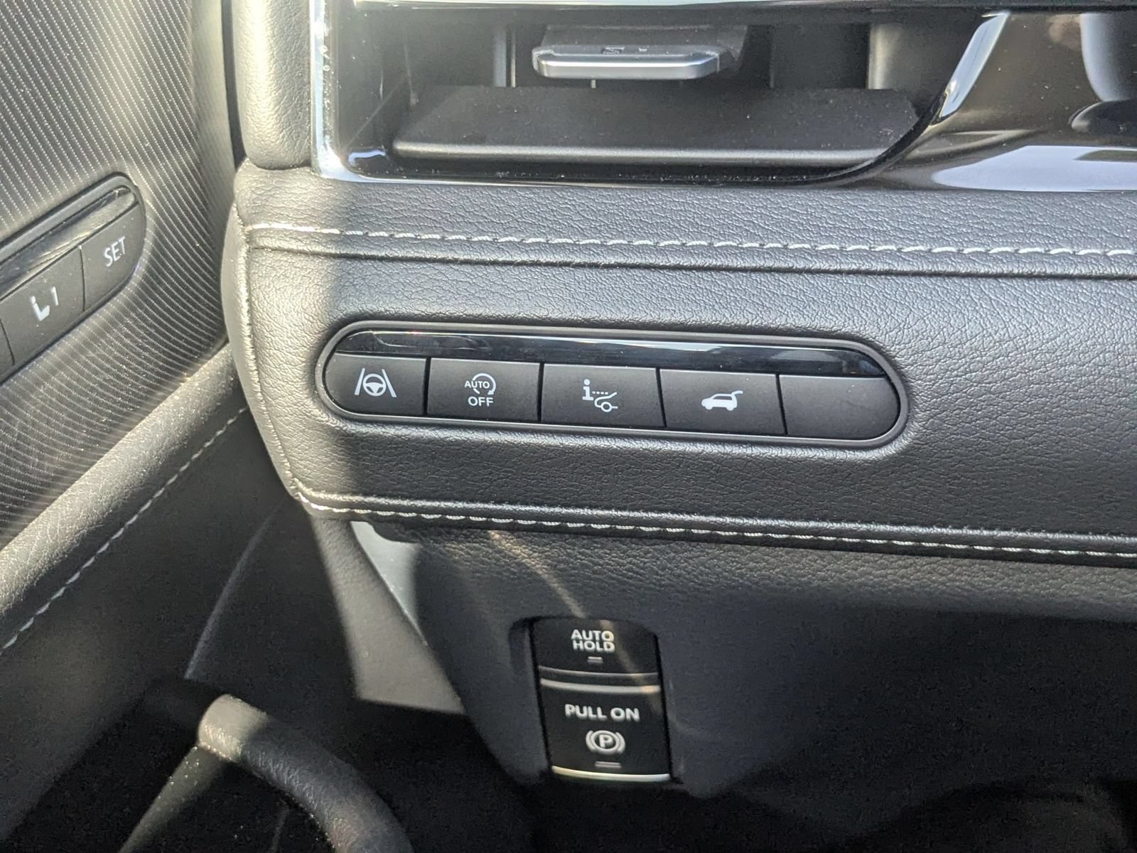 Used 2025 INFINITI QX80 Luxe AWD/4WD image 16