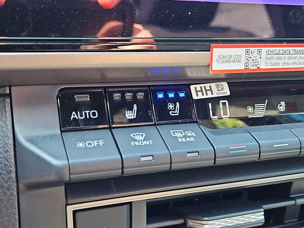 New 2026 Toyota Camry Hybrid AWD/4WD image 12