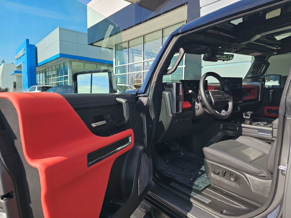 Used 2026 GMC Hummer EV 4x4 Crew Cab w/ Carbon Fiber Edition Package image 23