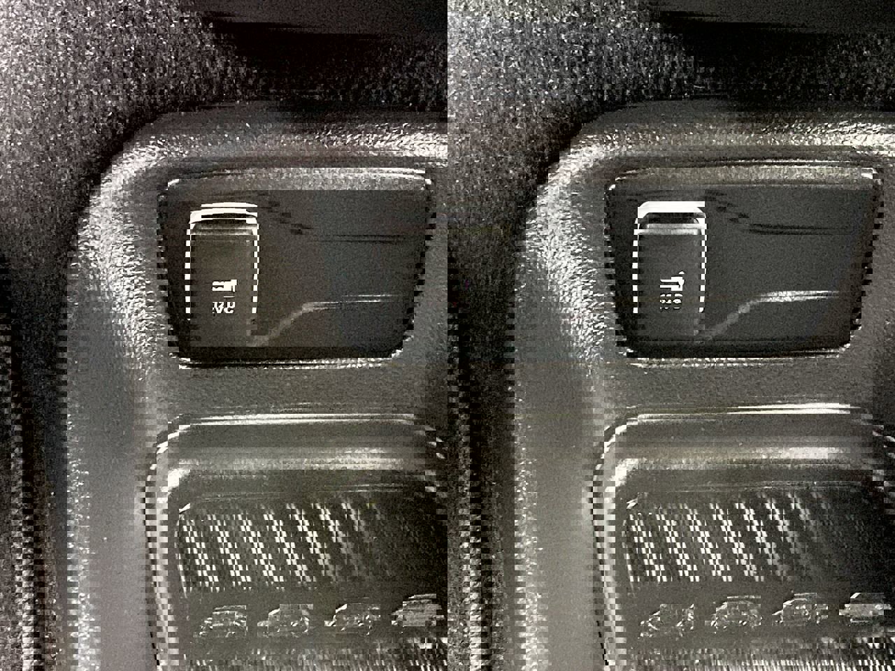 Used 2023 Chrysler Pacifica Touring image 24