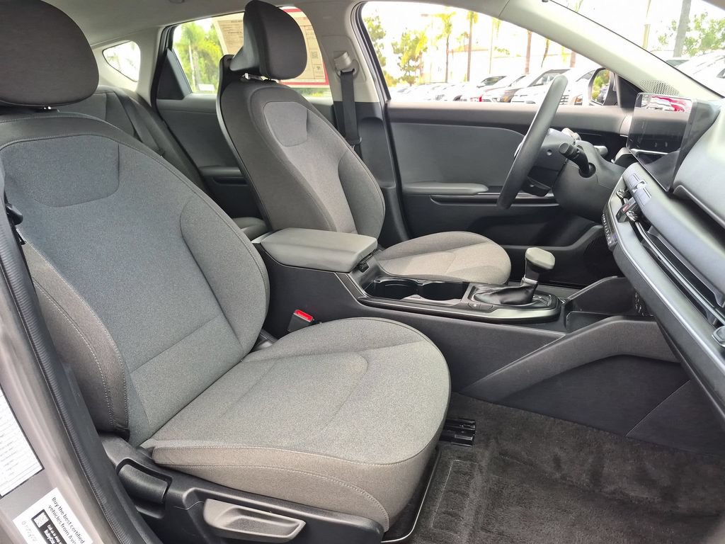 Used 2025 Kia K4 FWD image 31