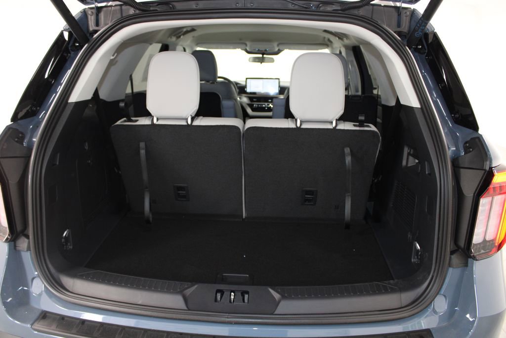 New 2026 Ford Explorer Active RWD image 15
