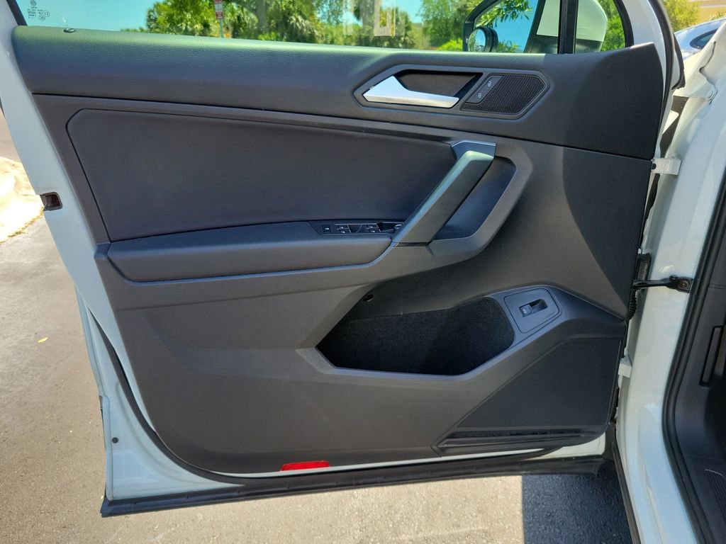 Used 2019 Volkswagen Tiguan SEL image 17