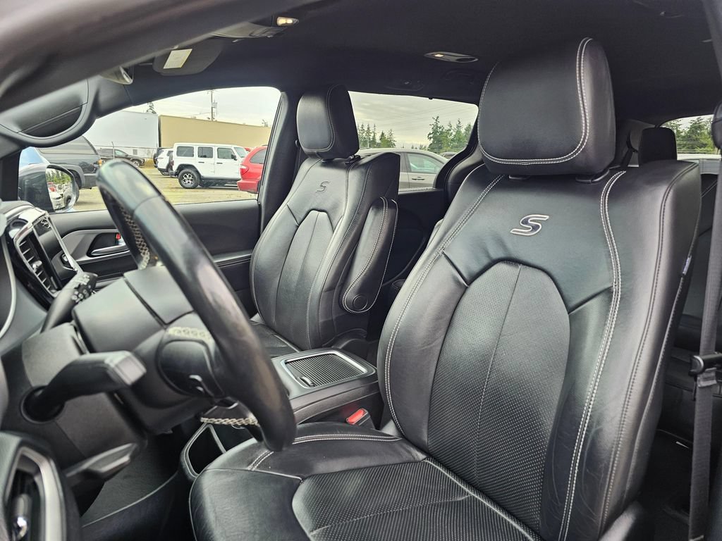 Used 2020 Chrysler Pacifica Touring-L Plus FWD image 20