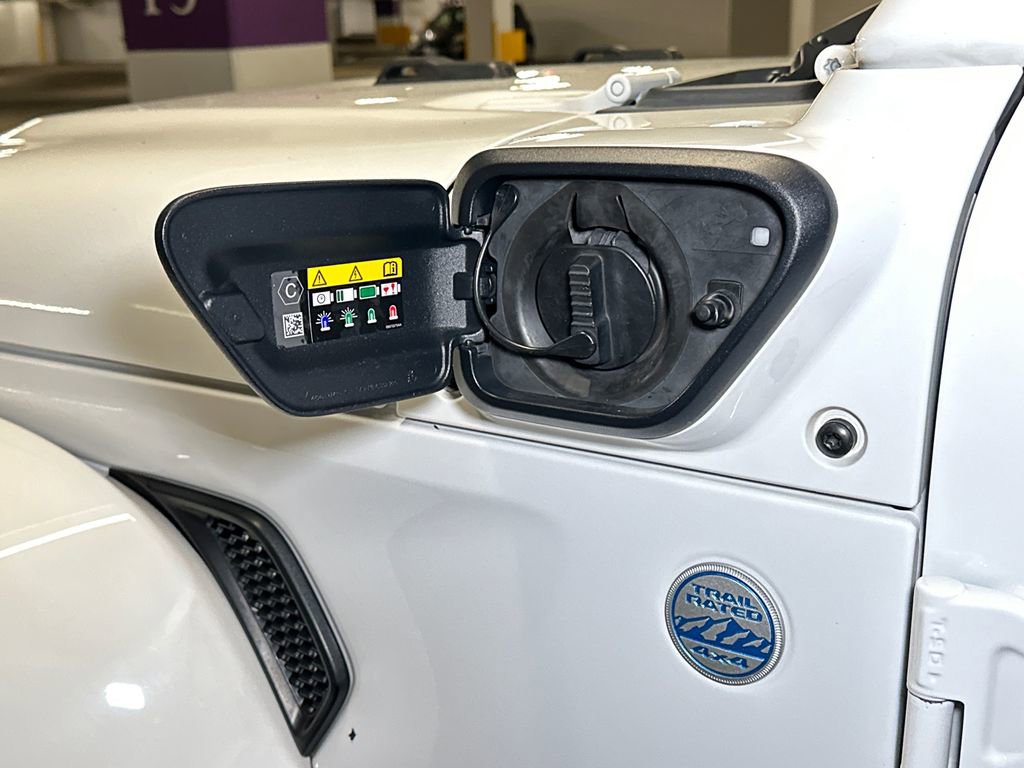Used 2024 Jeep Wrangler Unlimited Sahara image 18