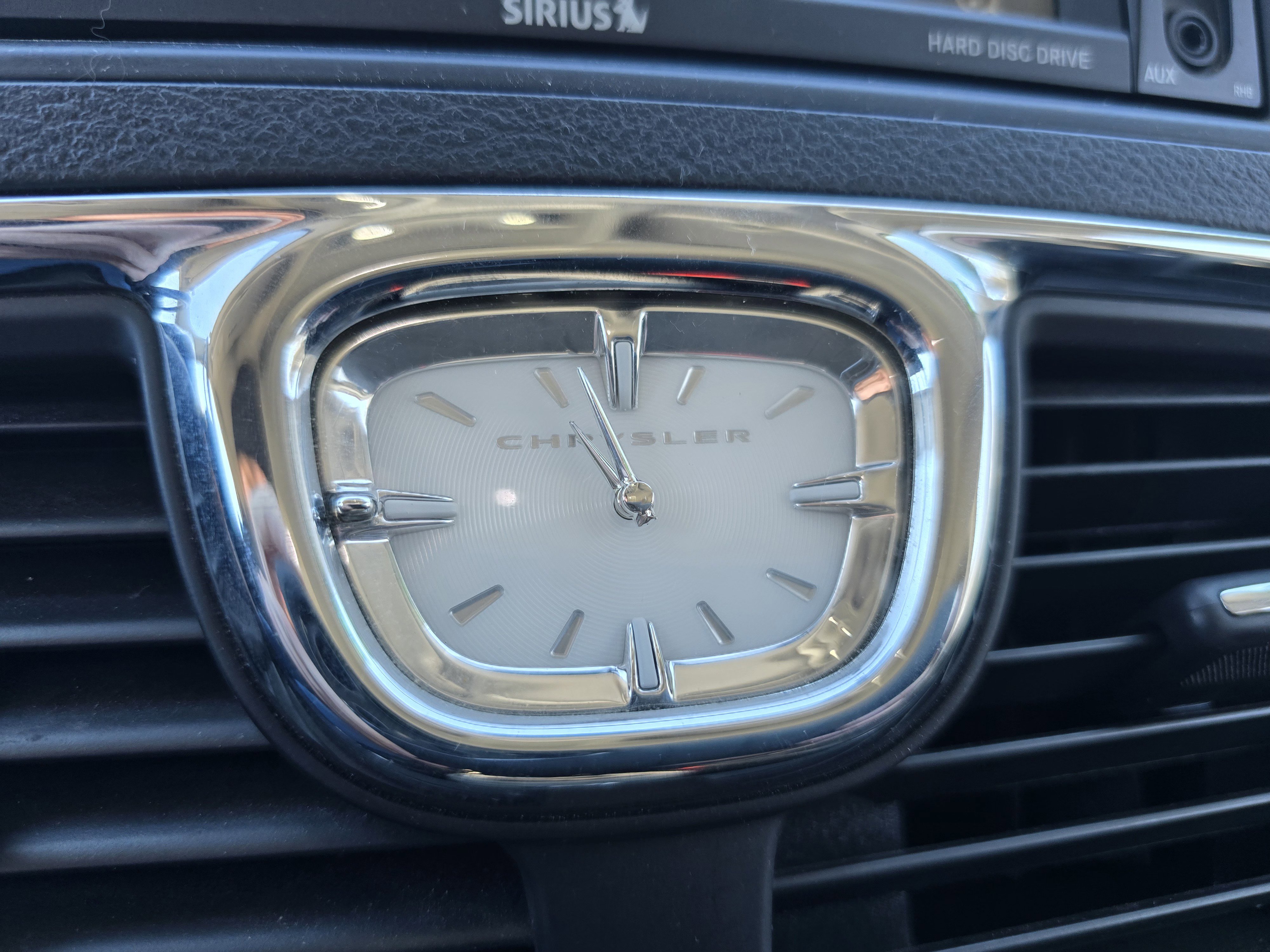 Used 2015 Chrysler Town & Country Touring w/ Driver Convenience Group image 33