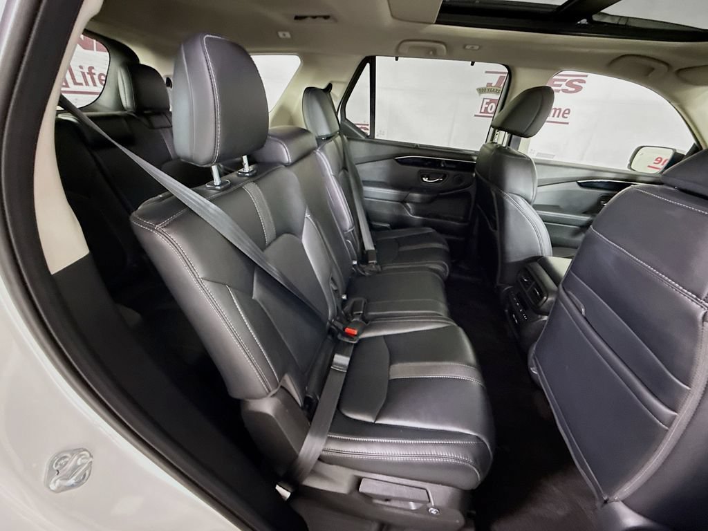 Used 2023 Honda Pilot Touring image 34