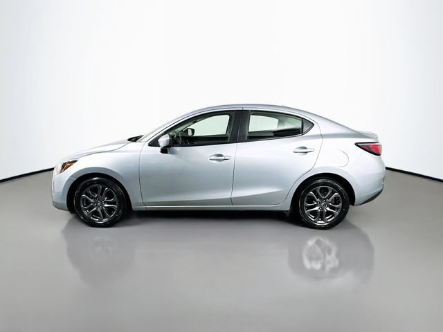 Used 2019 Toyota Yaris LE FWD image 5