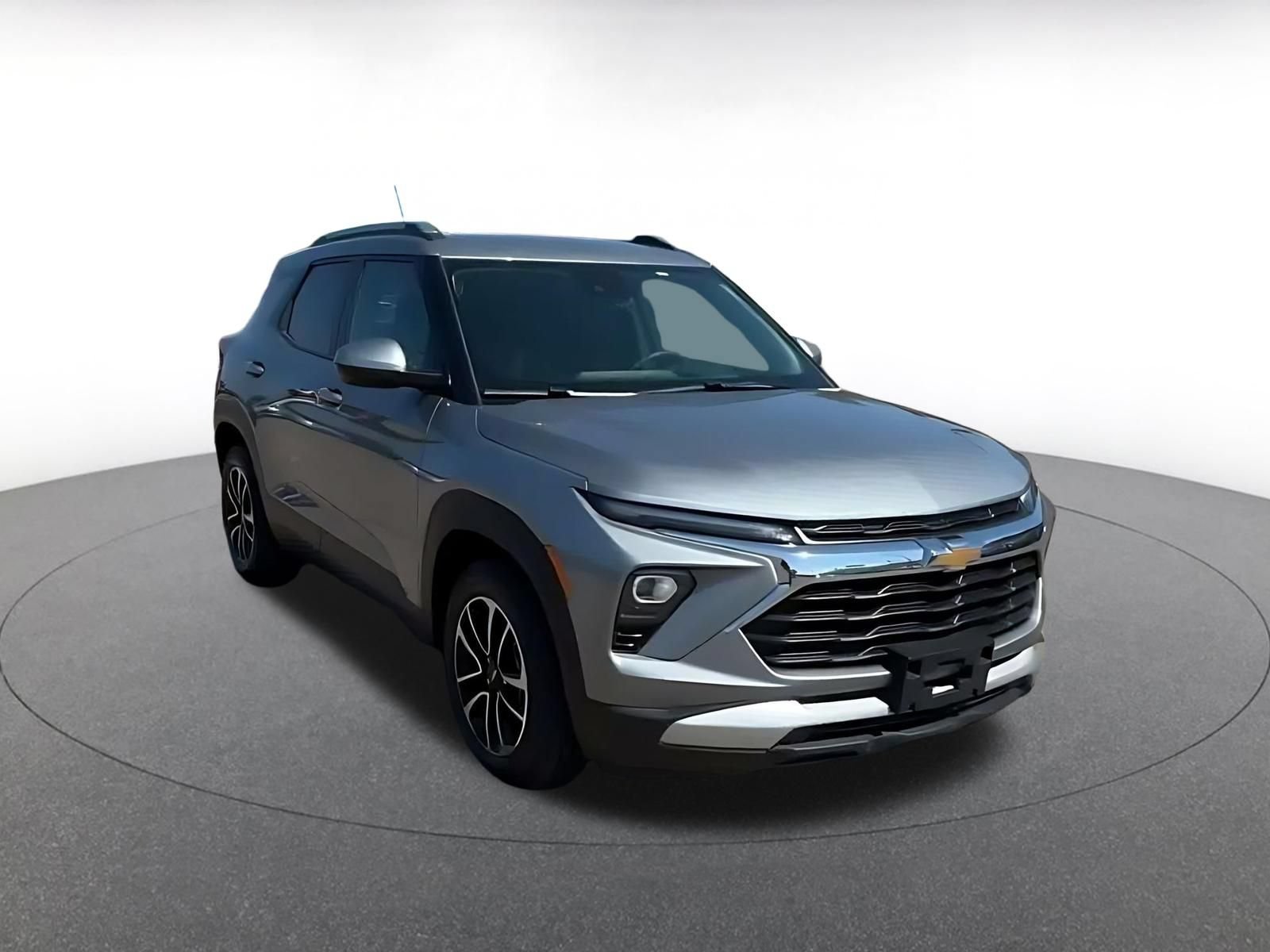 Used 2025 Chevrolet TrailBlazer LT FWD image 3