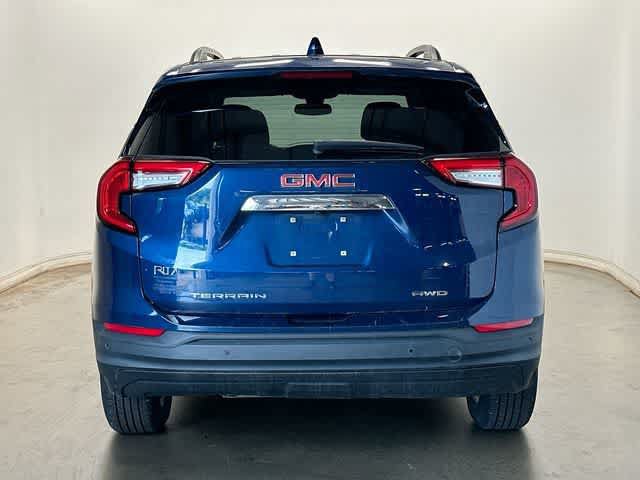 Used 2023 GMC Terrain SLE w/ Driver Convenience Package AWD/4WD image 3