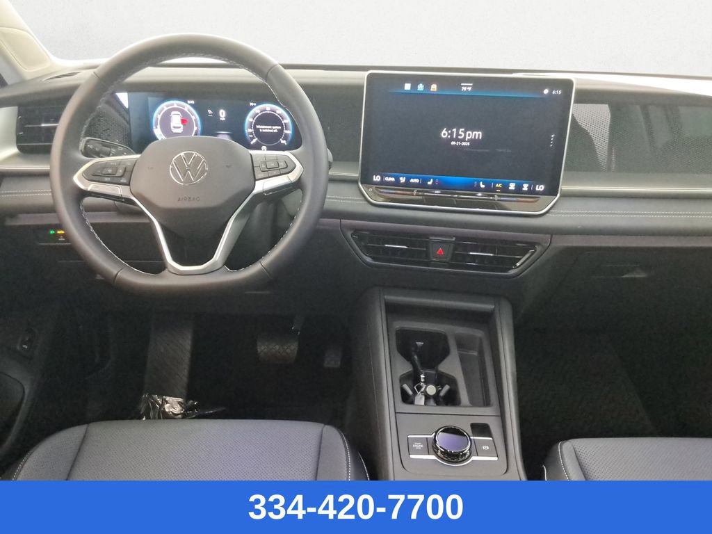 New 2025 Volkswagen Tiguan SE image 9