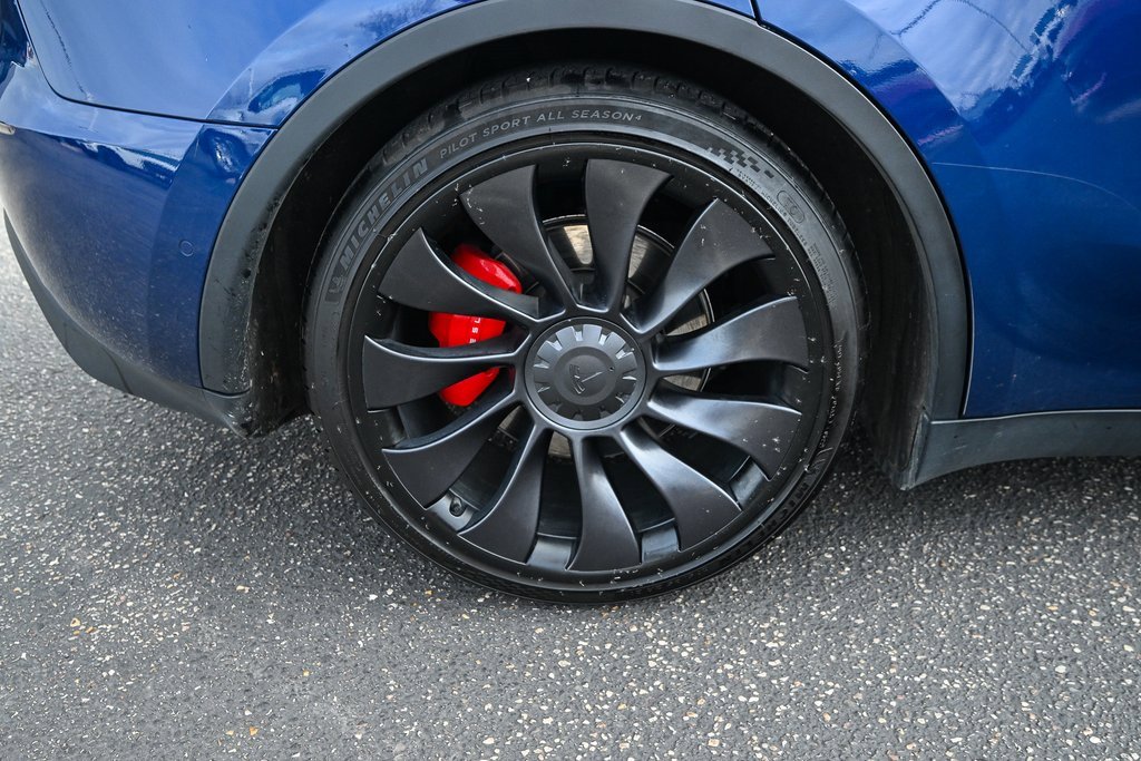 Used 2022 Tesla Model Y Performance image 14