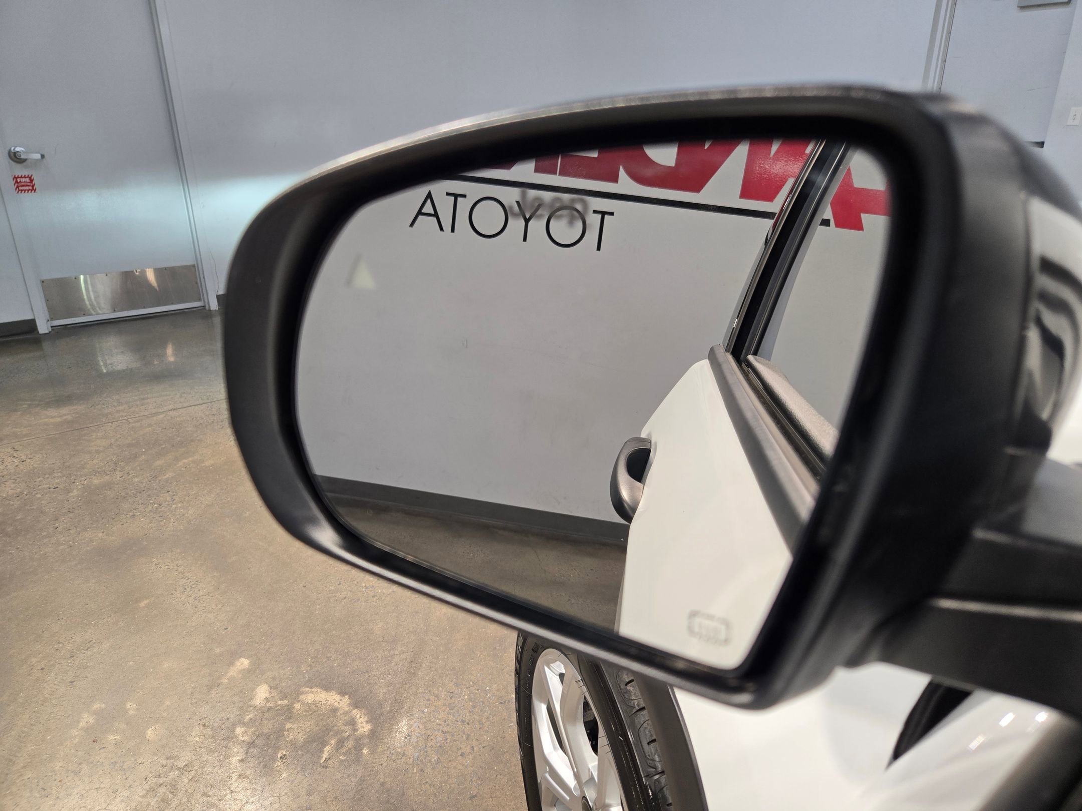 Used 2025 Jeep Compass Sport image 22