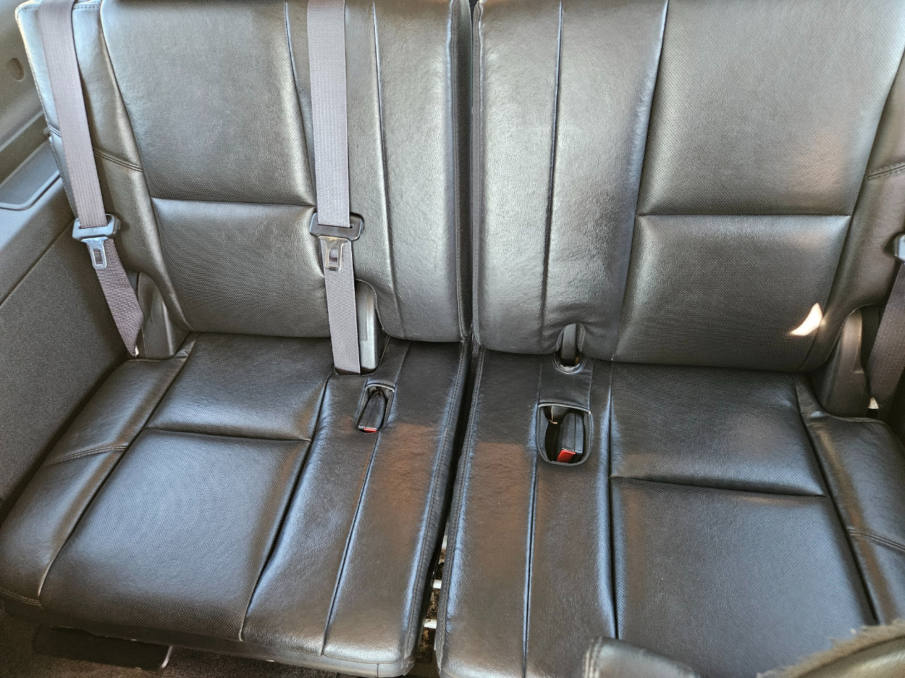 Used 2011 Cadillac Escalade ESV Premium image 17